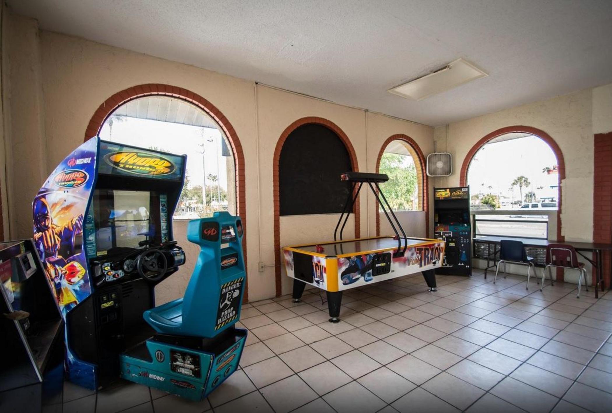 Quality Inn & Suites Eastgate Kissimmee Exterior photo