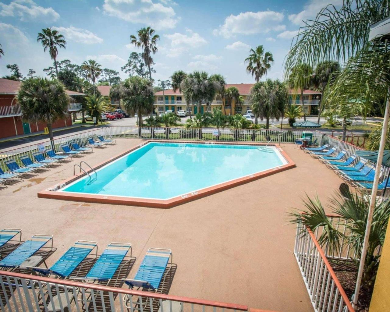 Quality Inn & Suites Eastgate Kissimmee Exterior photo