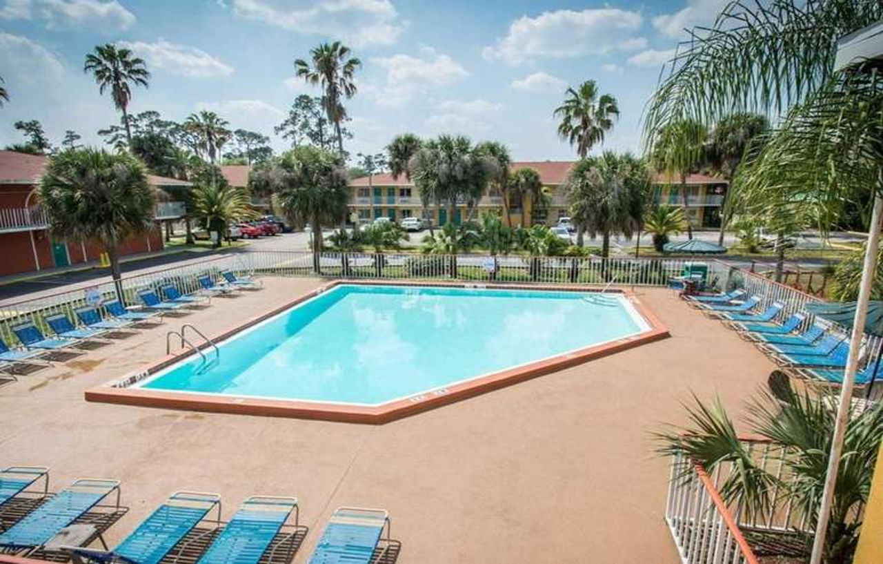 Quality Inn & Suites Eastgate Kissimmee Exterior photo